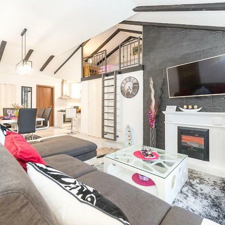 Tranquility And Nature In 4 Bedroom With Sea View Mokošica エクステリア 写真