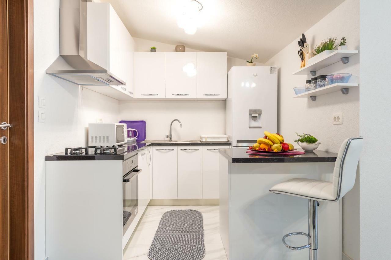Tranquility And Nature In 4 Bedroom With Sea View Mokošica エクステリア 写真