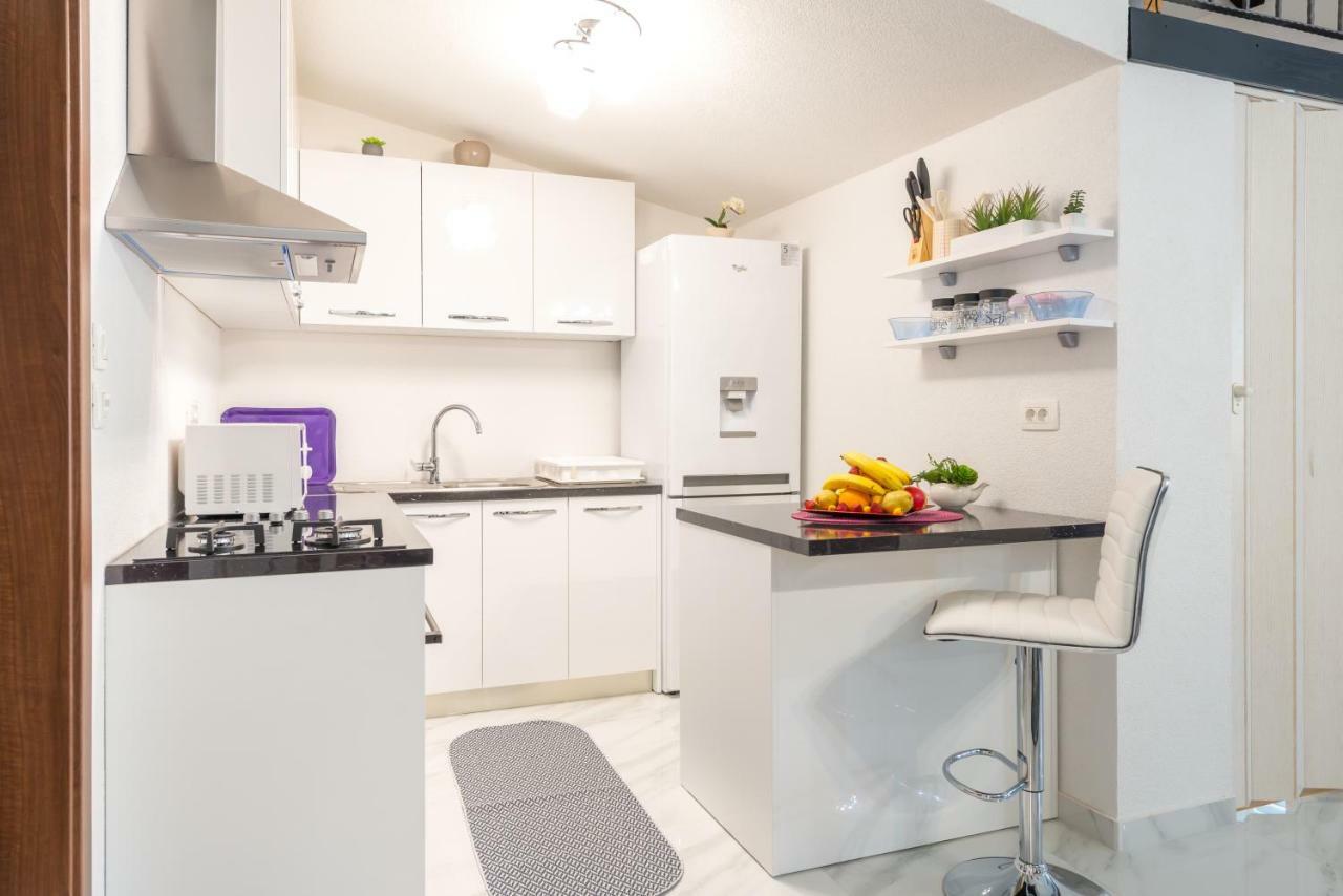 Tranquility And Nature In 4 Bedroom With Sea View Mokošica エクステリア 写真