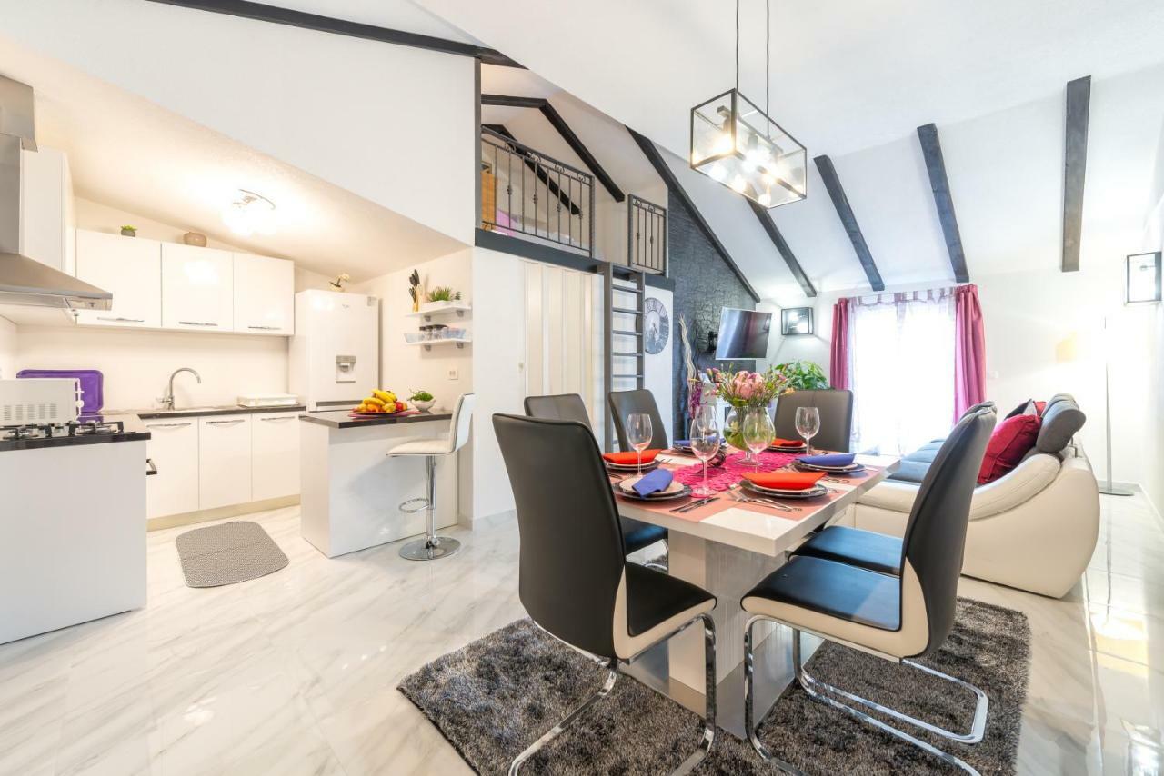 Tranquility And Nature In 4 Bedroom With Sea View Mokošica エクステリア 写真