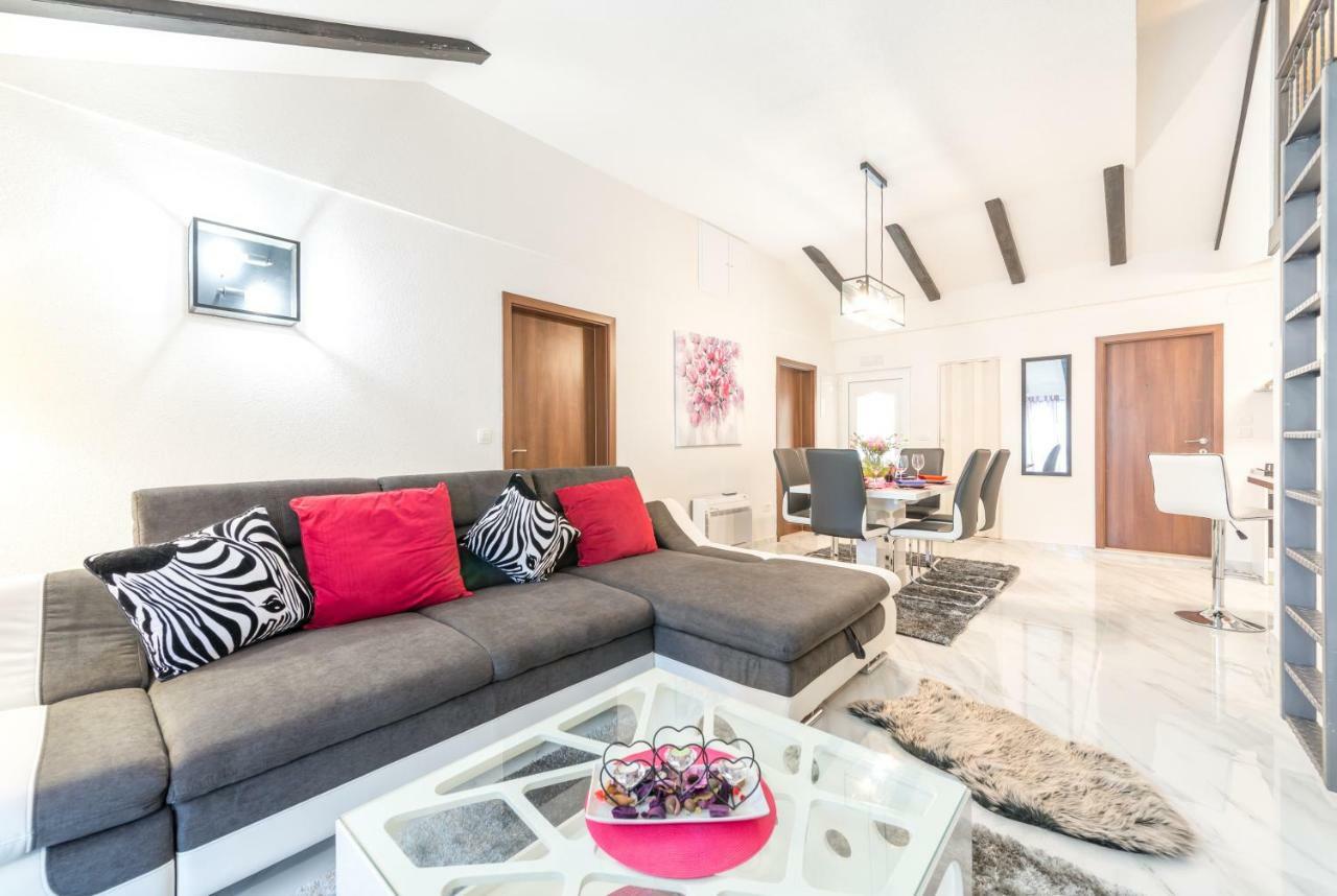 Tranquility And Nature In 4 Bedroom With Sea View Mokošica エクステリア 写真