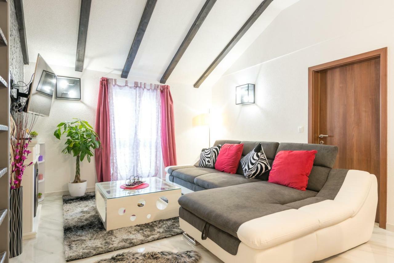 Tranquility And Nature In 4 Bedroom With Sea View Mokošica エクステリア 写真