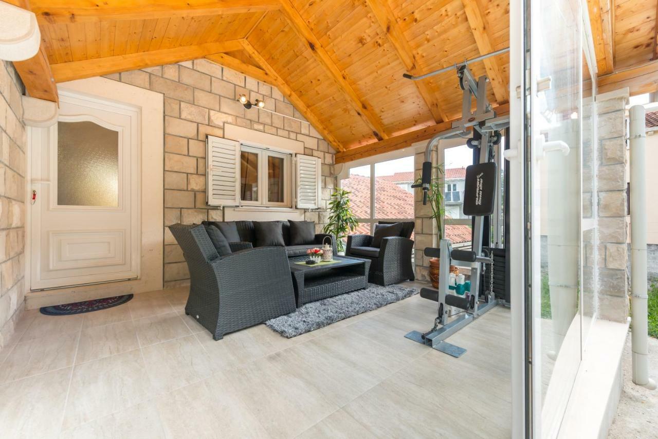Tranquility And Nature In 4 Bedroom With Sea View Mokošica エクステリア 写真