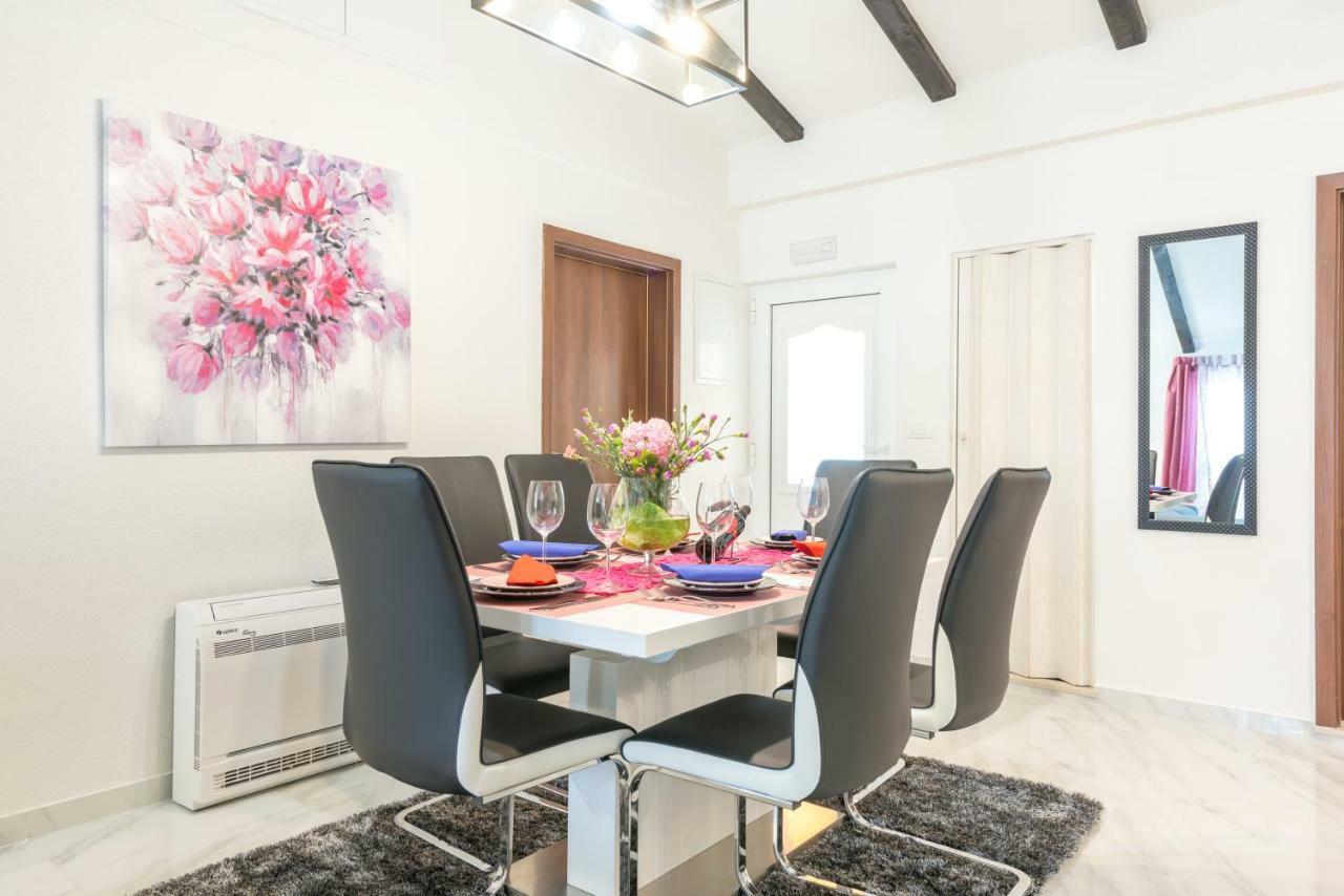 Tranquility And Nature In 4 Bedroom With Sea View Mokošica エクステリア 写真
