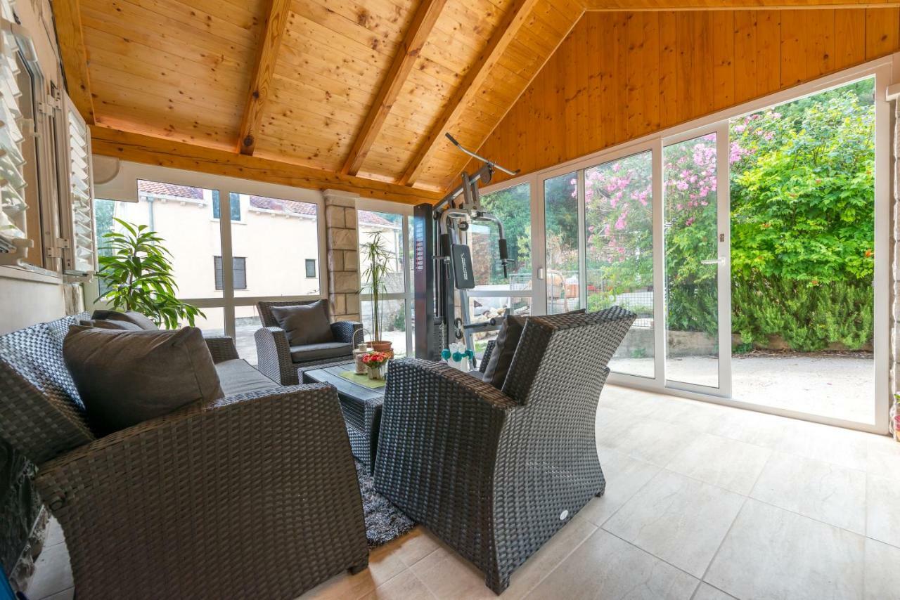 Tranquility And Nature In 4 Bedroom With Sea View Mokošica エクステリア 写真
