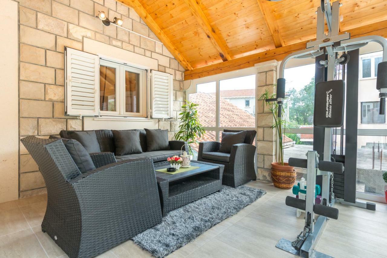 Tranquility And Nature In 4 Bedroom With Sea View Mokošica エクステリア 写真
