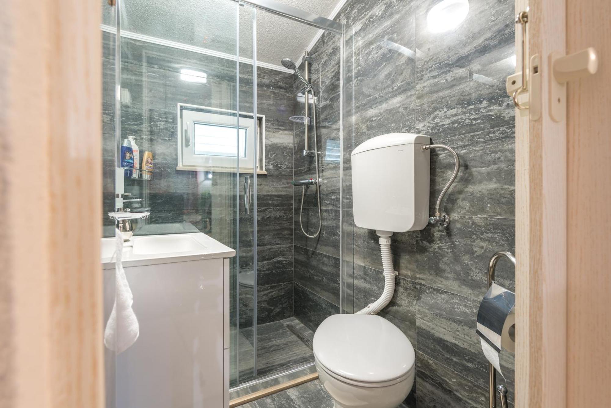 Tranquility And Nature In 4 Bedroom With Sea View Mokošica エクステリア 写真